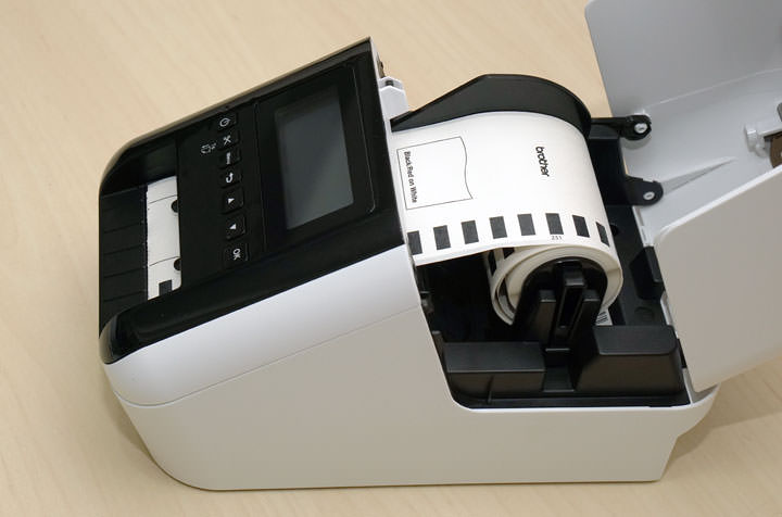 [Unbox] 功能完整，泛用性極高且低成本的企業管理利器：Brother QL-820NWB 高速無線標籤列印機深度評測！ - 阿祥的網路筆記本