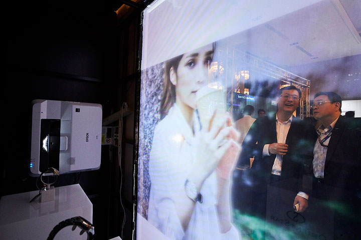 [3C] 高流明，戶外也適用的 Epson 全新 3LCD 高階雷射投機來了！搭配 Moverio 智慧眼鏡打造 AR導覽新體驗！ - 阿祥的網路筆記本