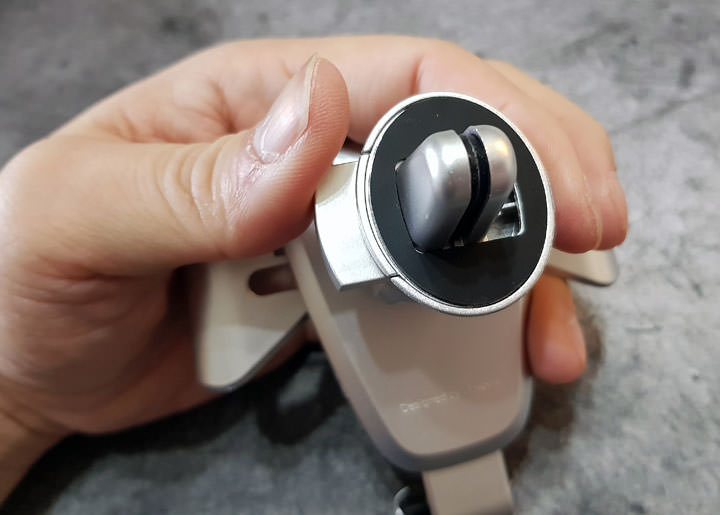 [Unbox] 安裝簡易，輕鬆固定又好拿！Baseus 倍思重力感應自動車用支架開箱！ - 阿祥的網路筆記本