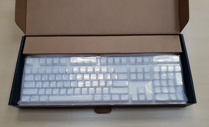 [Unbox] 設計完善，內建櫻桃軸，高CP值的機械鍵盤之選：「iKBC CD108 PBT黑軸」開箱！ - 阿祥的網路筆記本