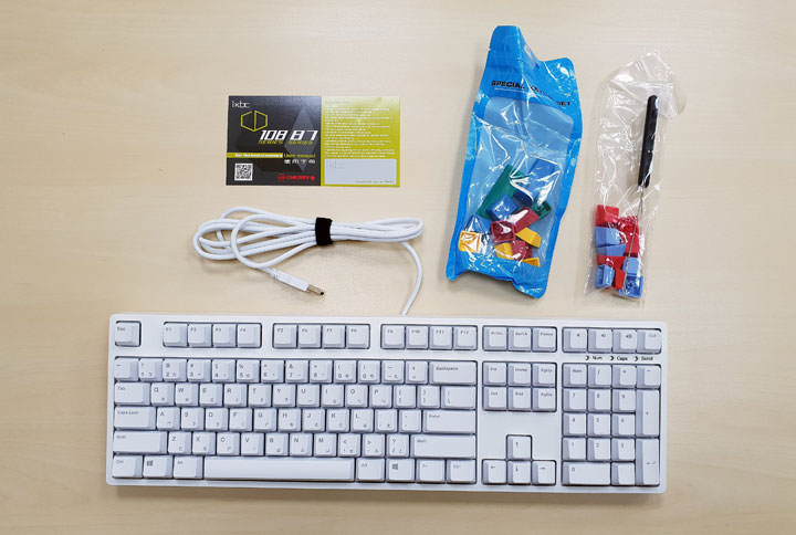 [Unbox] 設計完善，內建櫻桃軸，高CP值的機械鍵盤之選：「iKBC CD108 PBT黑軸」開箱！ - 阿祥的網路筆記本