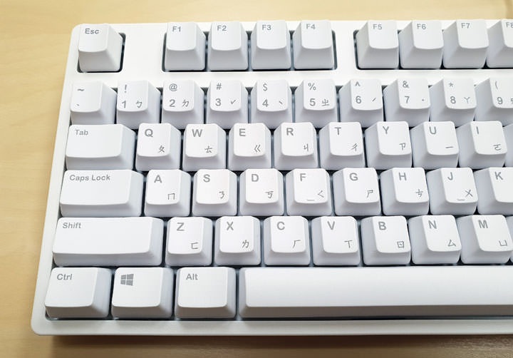 [Unbox] 設計完善，內建櫻桃軸，高CP值的機械鍵盤之選：「iKBC CD108 PBT黑軸」開箱！ - 阿祥的網路筆記本