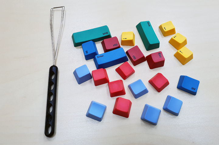 [Unbox] 設計完善，內建櫻桃軸，高CP值的機械鍵盤之選：「iKBC CD108 PBT黑軸」開箱！ - 阿祥的網路筆記本