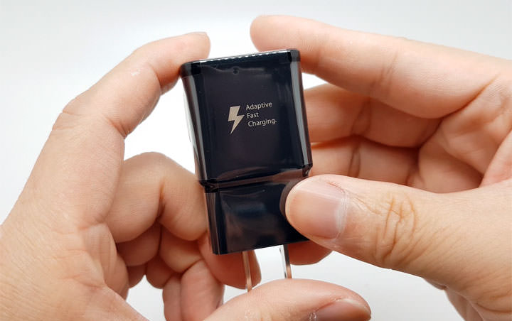 [Unbox] 三星 Galaxy S9+ 珊瑚藍純開箱＋硬體效能測試！ - 阿祥的網路筆記本