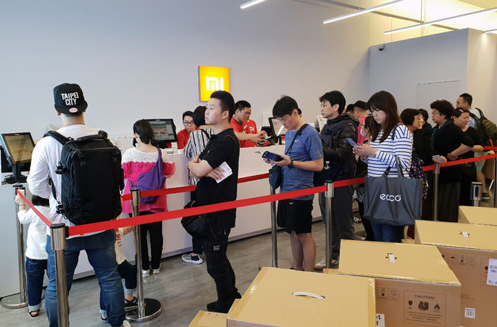 [Mobile] 小米新北專賣店落腳中和環球購物中心！多款商品現折千元、熱門商品現貨供應中！ - 阿祥的網路筆記本