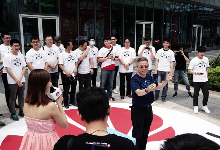 [Event] HUAWEI 台北首間品牌體驗店在三創生活園區正式開幕！眾多花粉齊聚一堂，超值優惠滿滿！ - 阿祥的網路筆記本