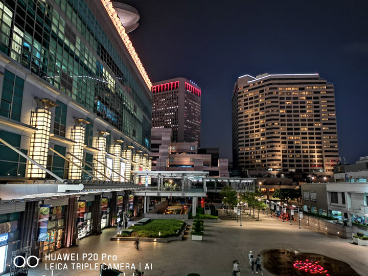 [Unbox] HUAWEI P20 Pro 讓手機攝影邁入新境界！開箱評測全新徠卡三鏡、4000萬畫素、5倍無損變焦、4秒手持夜拍…等獨特功能體驗！ - 阿祥的網路筆記本