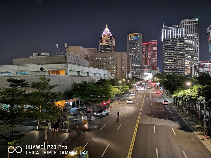 [Unbox] HUAWEI P20 Pro 讓手機攝影邁入新境界！開箱評測全新徠卡三鏡、4000萬畫素、5倍無損變焦、4秒手持夜拍…等獨特功能體驗！ - 阿祥的網路筆記本