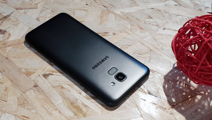 [Unbox] 真的超能拍！亮眼全螢幕設計、自拍能力更強大的高 CP 新機 Galaxy J6 開箱與深度評測！ - 阿祥的網路筆記本