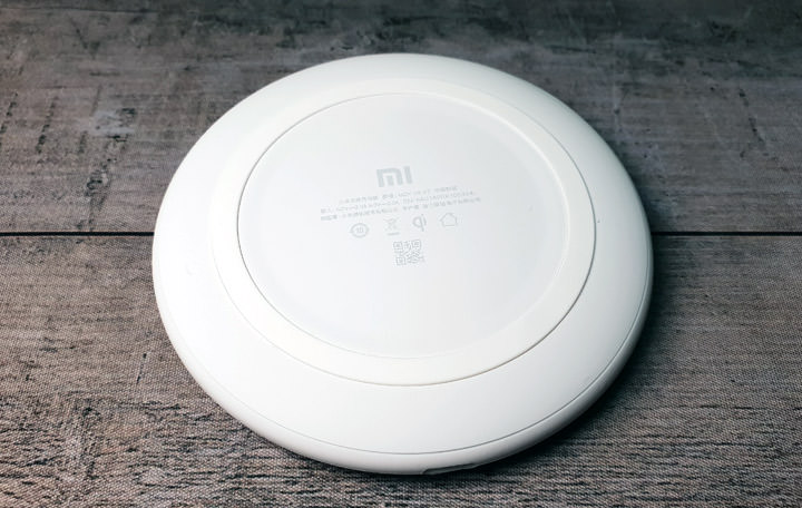 [Unbox] 輕巧易攜，價格超實惠的「小米無線充電器」開箱與使用心得分享！ - 阿祥的網路筆記本