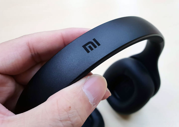 [Unbox] 輕巧好攜帶，外型設計與功能表現都有一定水準的「小米頭戴式藍牙耳機」開箱與使用心得分享！ - 阿祥的網路筆記本