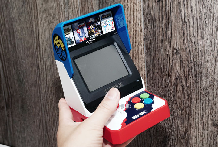 [Game] SNK NEO GEO Mini 開箱！90年代知名街機大作一次集結在你掌中！ - 阿祥的網路筆記本