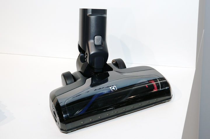 [3C] 金鐘影帝吳慷仁出任品牌代言！伊萊克斯發表全新「滑移百變吸塵器 PURE F9」，主打以人為本的北歐設計風格！ - 阿祥的網路筆記本