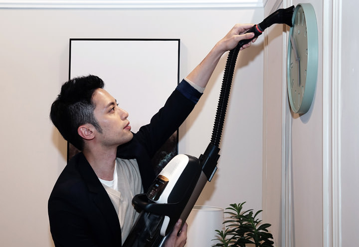 [3C] 金鐘影帝吳慷仁出任品牌代言！伊萊克斯發表全新「滑移百變吸塵器 PURE F9」，主打以人為本的北歐設計風格！ - 阿祥的網路筆記本