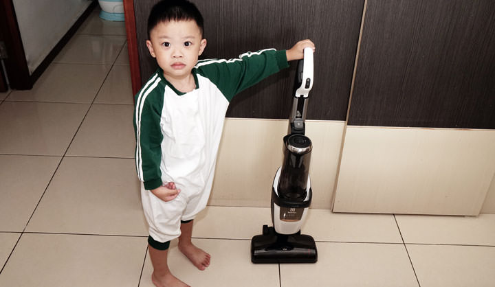 [Unbox] 超強電力續航、集塵率超過 99%！可站、可臥也可手持的百變無線吸塵器「Electrolux伊萊克斯 PURE F9」開箱分享！ - 阿祥的網路筆記本