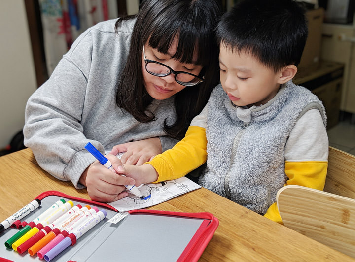 [Kids] 結合AR技術，Tiger Family 「Smart Kids 3D 互動魔法著色繪本」不只讓孩子發揮創意，還有更多數位樂趣！ - 阿祥的網路筆記本