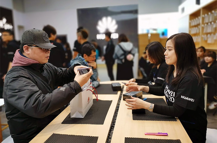 [Mobile] HUAWEI Mate20 X 今日正式上市，北中高三地超過千名花粉排隊搶拿排隊禮！ - 阿祥的網路筆記本