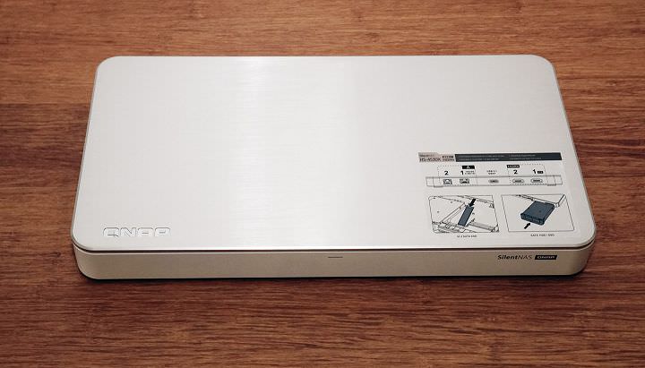 [Unbox] 輕薄美型，最適合放在客廳的 4K 多媒體 NAS：QNAP HS-453DX 開箱與深度評測！ - 阿祥的網路筆記本