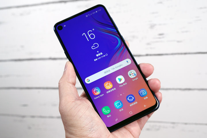 [Unbox] 首創「O極限全螢幕」手機 Galaxy A8s 開箱！高螢幕佔比、三鏡頭相機、更安全的生物辨識與眾多實用功能一次到位！ - 阿祥的網路筆記本