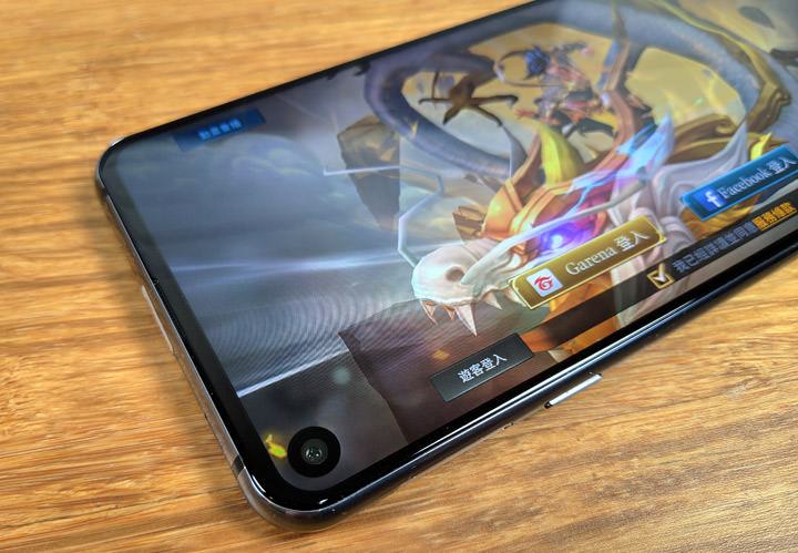 [Unbox] 首創「O極限全螢幕」手機 Galaxy A8s 開箱！高螢幕佔比、三鏡頭相機、更安全的生物辨識與眾多實用功能一次到位！ - 阿祥的網路筆記本