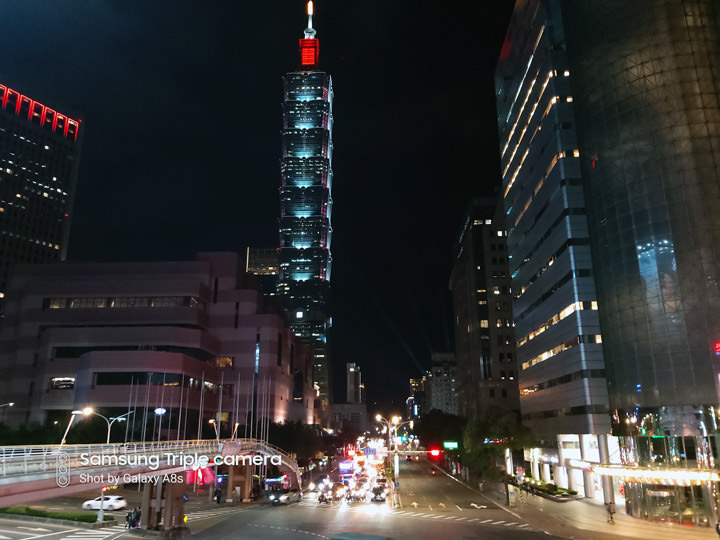 [Unbox] 首創「O極限全螢幕」手機 Galaxy A8s 開箱！高螢幕佔比、三鏡頭相機、更安全的生物辨識與眾多實用功能一次到位！ - 阿祥的網路筆記本