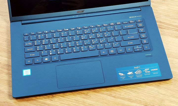 [Unbox] Acer Swift 5 動手玩：同級最輕僅 999 克，極窄邊框帶來絕佳視野！ - 阿祥的網路筆記本