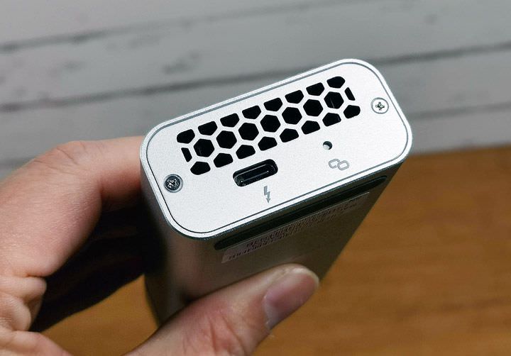 [NAS] 輕鬆升級 10GbE 高速網路環境！QNAP Thunderbolt 3 對 10GbE 網路轉換器「QNA-T310G1T」搭配 QNAP TVS-472XT 開箱分享，實測到底有多快！ - 阿祥的網路筆記本