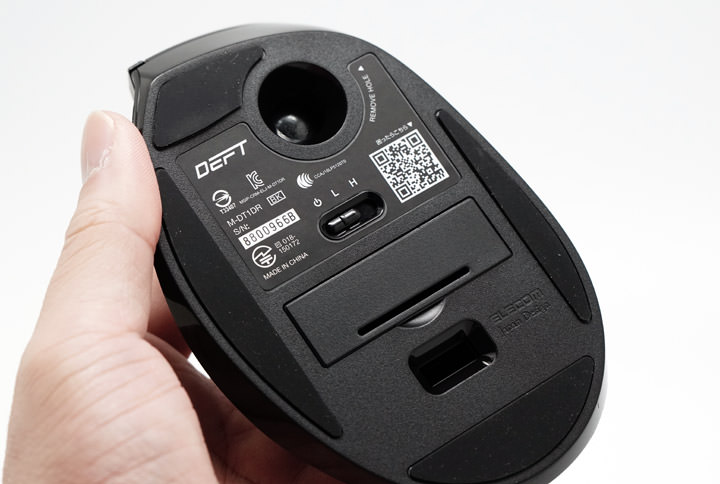 [Unbox] 不同於滑鼠、觸控板的操控手感：「ELECOM DEFT 無線中指軌跡球」滑鼠開箱分享！ - 阿祥的網路筆記本