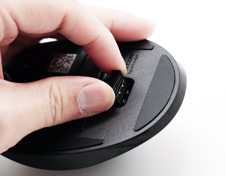 [Unbox] 不同於滑鼠、觸控板的操控手感：「ELECOM DEFT 無線中指軌跡球」滑鼠開箱分享！ - 阿祥的網路筆記本