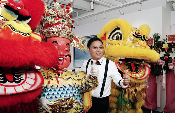 [Mobile] 華為品牌體驗服務店插旗高雄！新堀江店盛大開幕吸引近千名粉絲排隊搶好康！ - 阿祥的網路筆記本