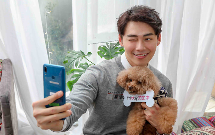 [Mobile] 遠傳《friDay拍拍本》上線，攜日本電信龍頭 NTT DOCOMO 揮軍台灣「相片書」市場！ - 阿祥的網路筆記本