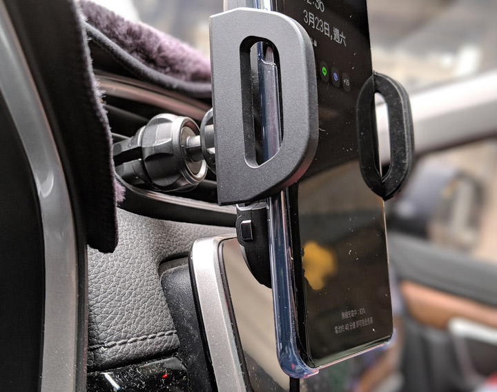 [Unbox] peripower 自動開合動力式 10W 無線快充出風口支架（PS-T08）開箱！兼具手機車架與無線充電功能，讓你輕鬆放、輕鬆拿！ - 阿祥的網路筆記本