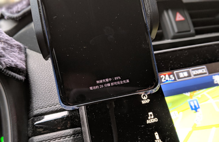 [Unbox] peripower 自動開合動力式 10W 無線快充出風口支架（PS-T08）開箱！兼具手機車架與無線充電功能，讓你輕鬆放、輕鬆拿！ - 阿祥的網路筆記本