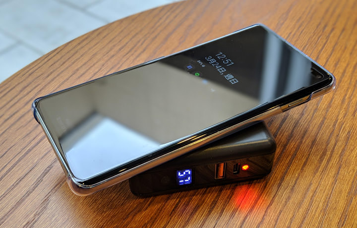 [Unbox] 愛思 Qi-A12 無線充電行動電源開箱：更輕巧好攜帶，支援 10W 無線快充更有效率！ - 阿祥的網路筆記本