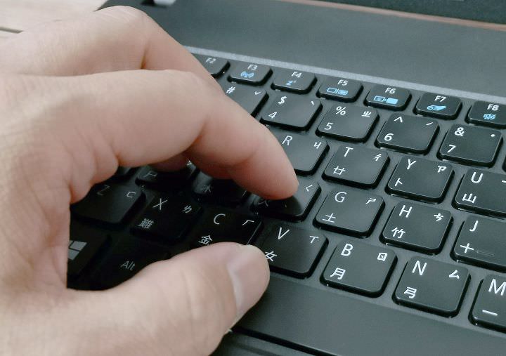 [Unbox] Acer Travelmate P2（2510-MG）試用報告：外觀樸實，但功能完備的獨顯商務筆電！ - 阿祥的網路筆記本