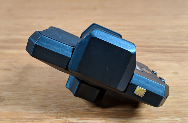 [Unbox] EJZZ 歐爵國際 10W Qi 閃充 EJ-04 紅外線無線充電手機架開箱評測！輕鬆取放，高效充電超方便！ - 阿祥的網路筆記本