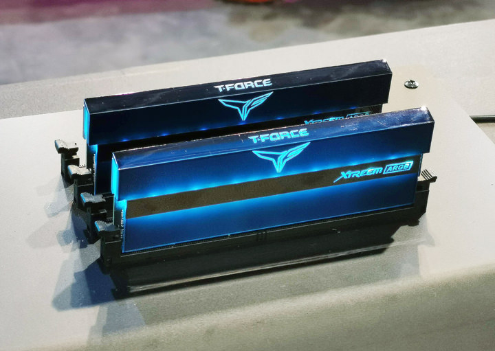 [PC] 十銓科技 Computex 2019 展出全新 ARGB 系列產品，更有多彩水冷 SSD 模組、兼具創意與實用性隨身碟！ - 阿祥的網路筆記本