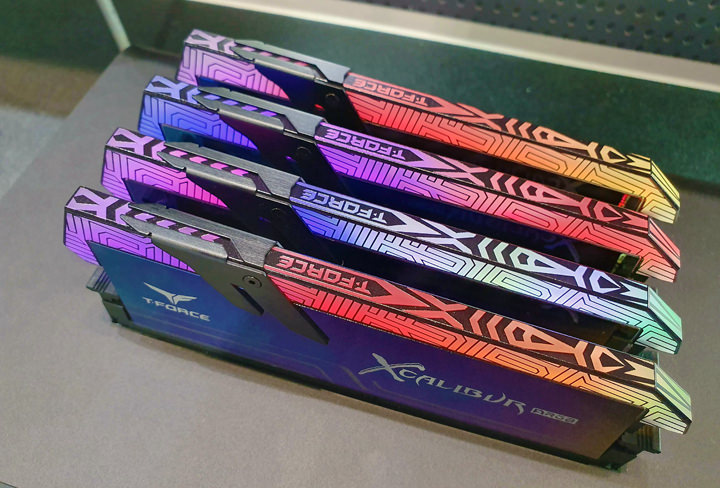 [PC] 十銓科技 Computex 2019 展出全新 ARGB 系列產品，更有多彩水冷 SSD 模組、兼具創意與實用性隨身碟！ - 阿祥的網路筆記本