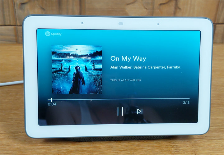 加入觸控螢幕，Google Home Hub （Nest Hub）智慧喇叭應用層面多更多：開箱分享與使用心得，再推薦最划算入手 Qoo10 平台！ - 阿祥的網路筆記本
