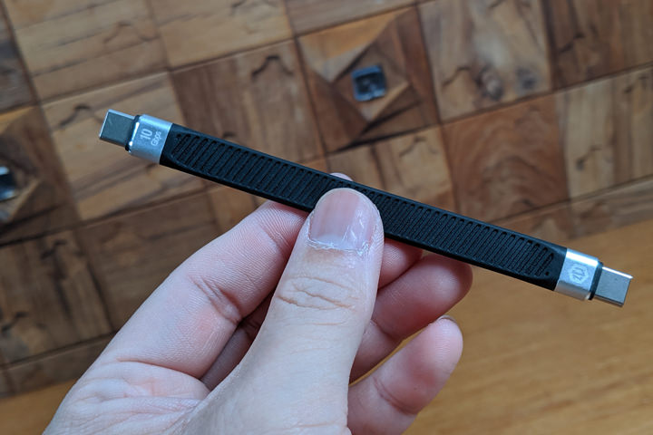 [Accessory] 使用更靈活，收納更方便的 AENZR 13.7 公分超短傳輸線開箱！ - 阿祥的網路筆記本