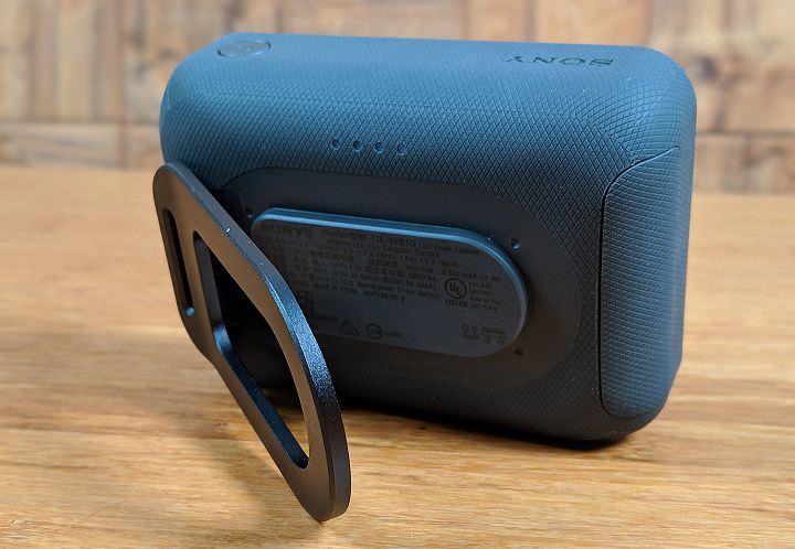 [Unbox] Sony LED Power Lantern CL-N810 開箱評測：整合行動電源與照明的露營好物！ - 阿祥的網路筆記本