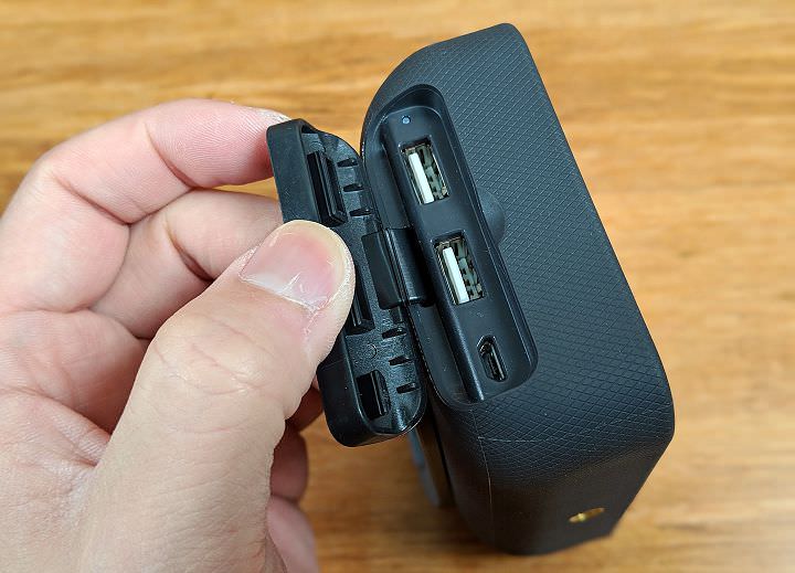 [Unbox] Sony LED Power Lantern CL-N810 開箱評測：整合行動電源與照明的露營好物！ - 阿祥的網路筆記本