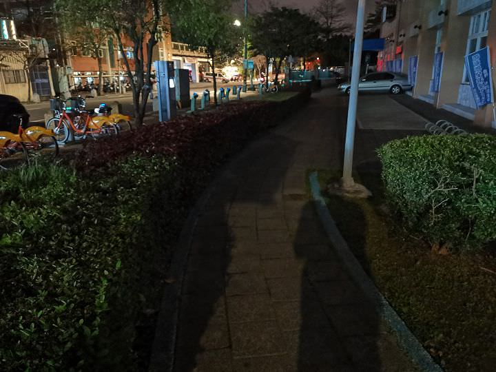 [Unbox] Sony LED Power Lantern CL-N810 開箱評測：整合行動電源與照明的露營好物！ - 阿祥的網路筆記本