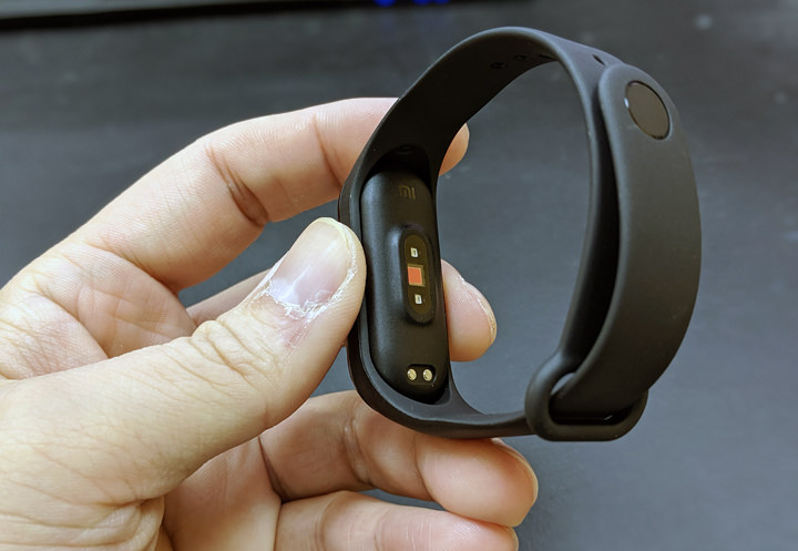 [Unbox] 首款搭載彩色螢幕的「小米手環4」開箱！視覺體驗大升級！ - 阿祥的網路筆記本