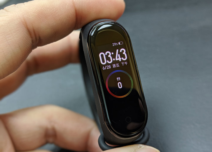 [Unbox] 首款搭載彩色螢幕的「小米手環4」開箱！視覺體驗大升級！ - 阿祥的網路筆記本