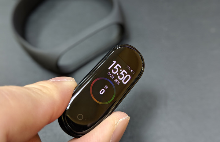 [Unbox] 首款搭載彩色螢幕的「小米手環4」開箱！視覺體驗大升級！ - 阿祥的網路筆記本