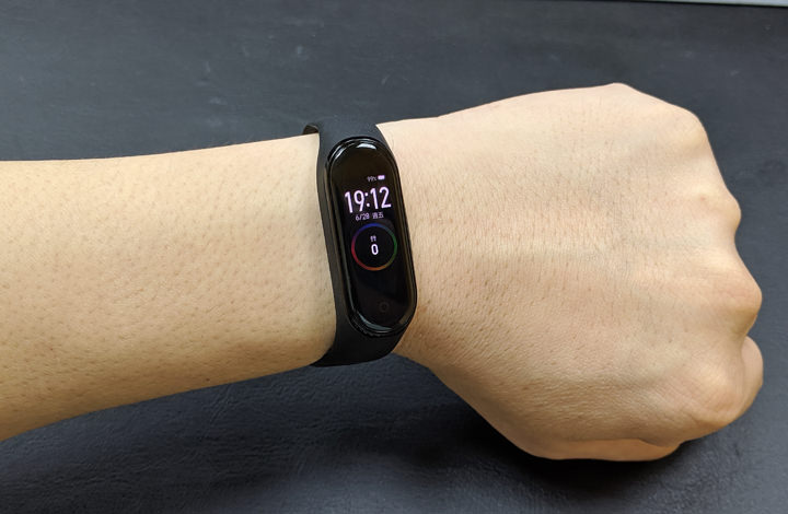 [Unbox] 首款搭載彩色螢幕的「小米手環4」開箱！視覺體驗大升級！ - 阿祥的網路筆記本