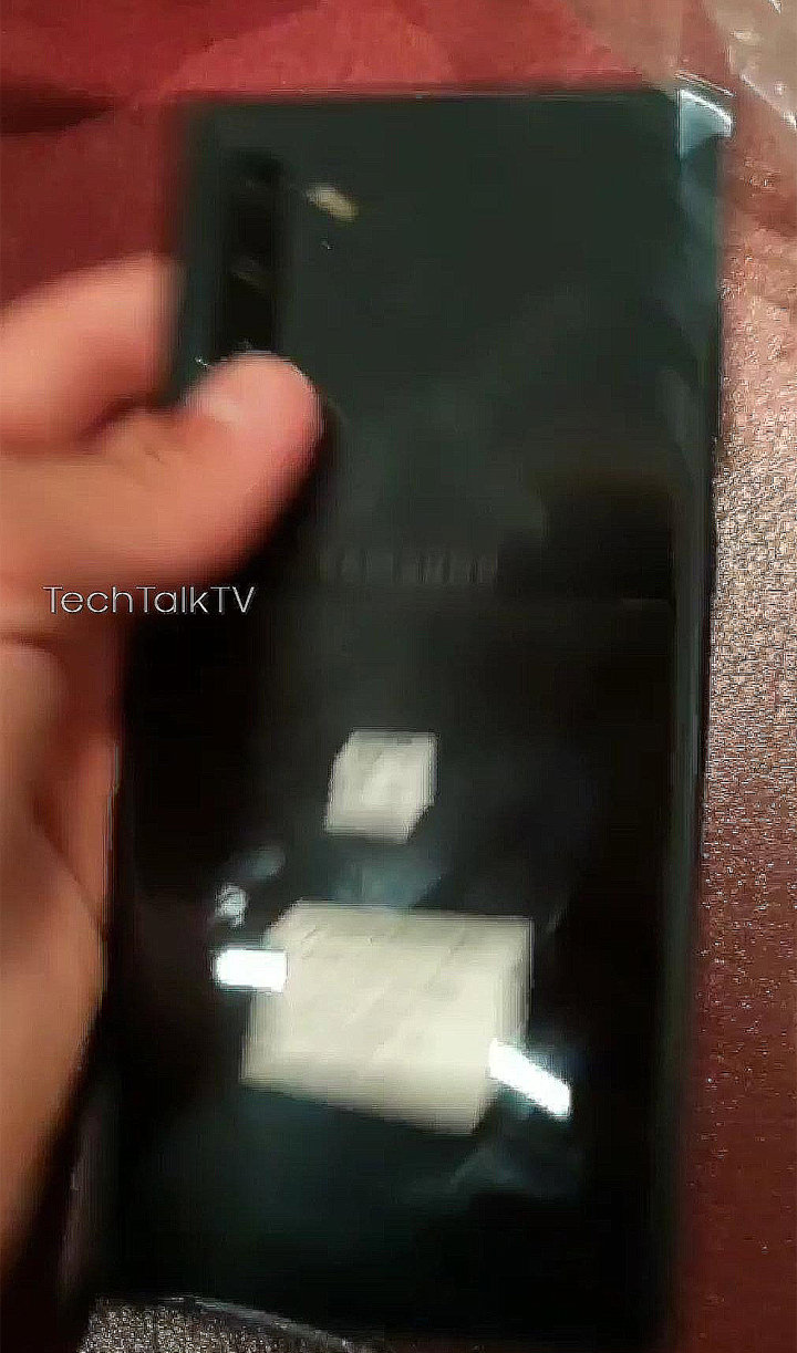 [Mobile] 是 Galaxy Note10+，而非 Note Pro？實機照片終於外洩？ - 阿祥的網路筆記本