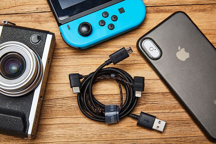 [Unbox] Moshi 三合一萬用充電線動手玩：相容於三大主流介面、支援充電與資料傳輸！ - 阿祥的網路筆記本