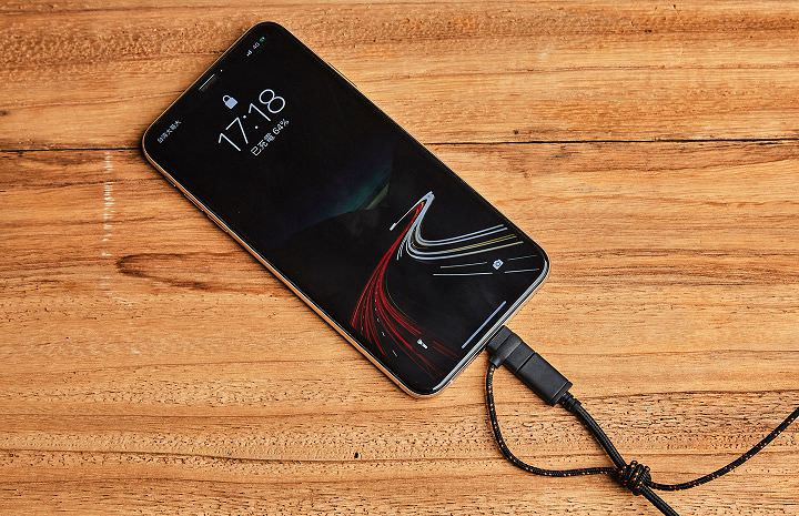 [Unbox] Moshi 三合一萬用充電線動手玩：相容於三大主流介面、支援充電與資料傳輸！ - 阿祥的網路筆記本